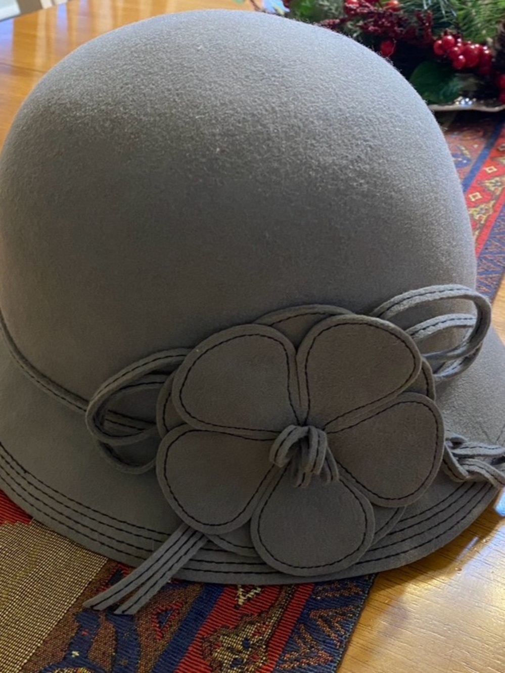 Callanan Elegant Women's Gray Wool Flower Cloche Hat